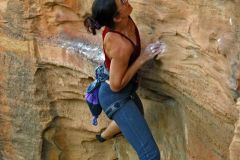 1280-115011797-woman-rockclimber